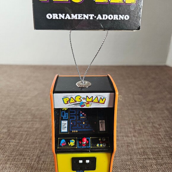 Pac Man Video Arcade Ornament New 4 Inches - Picture 1 of 6